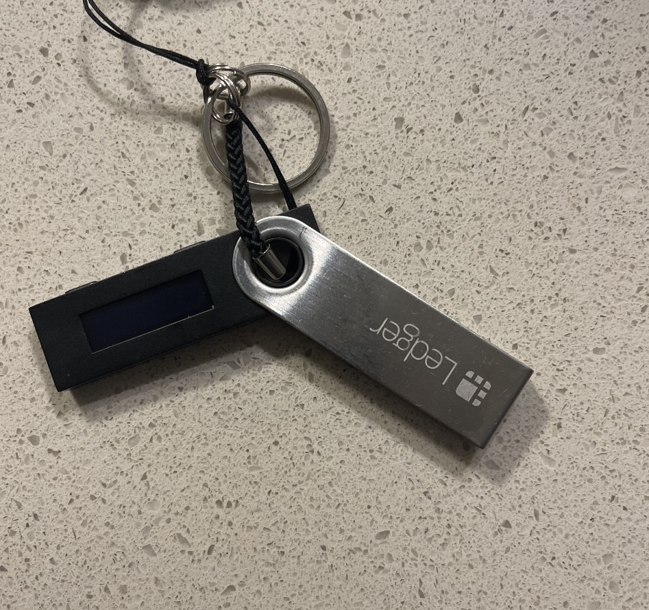 wallet-ledger-nano-crypto-bitcoin-digital-assets